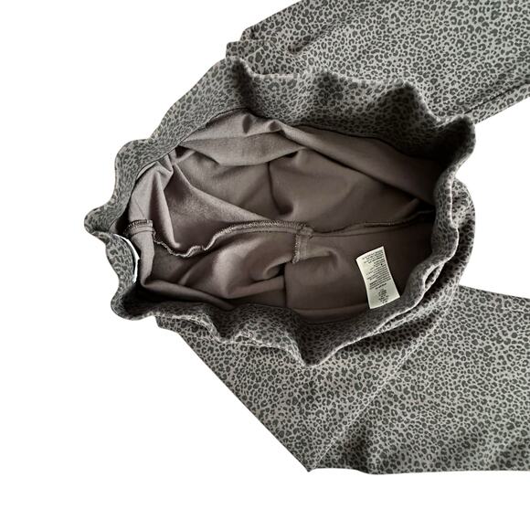 Daily Ritual Gray Leopard Print Legging Pant Size Large - Picture 4 of 6